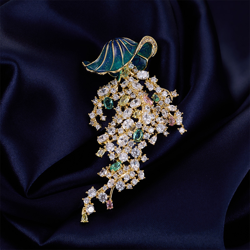 海洋生物がちりばめられたジルコンクラゲのブローチ、ハイエンド - Luxury Lifestyle Jewelry のレビューと価格