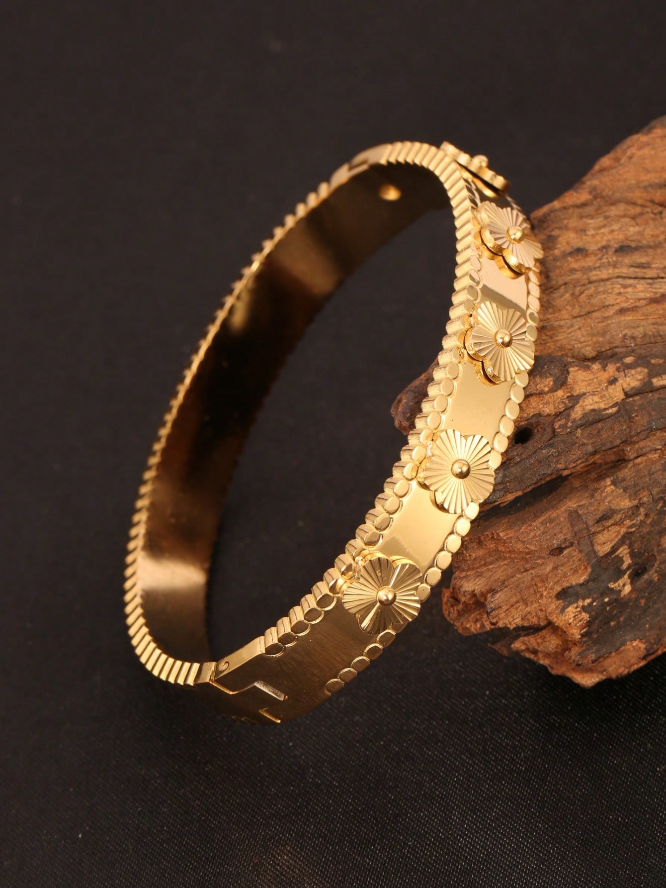 1個入り 欧米風レーザーフラワー万華鏡ローリングエッジブレス - Luxury Lifestyle Jewelry のレビューと価格